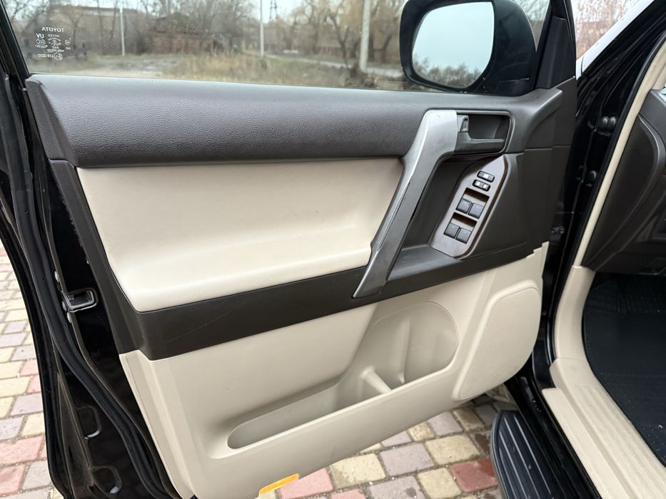 Тойота Прадо 150 4,0 люк кожа официал