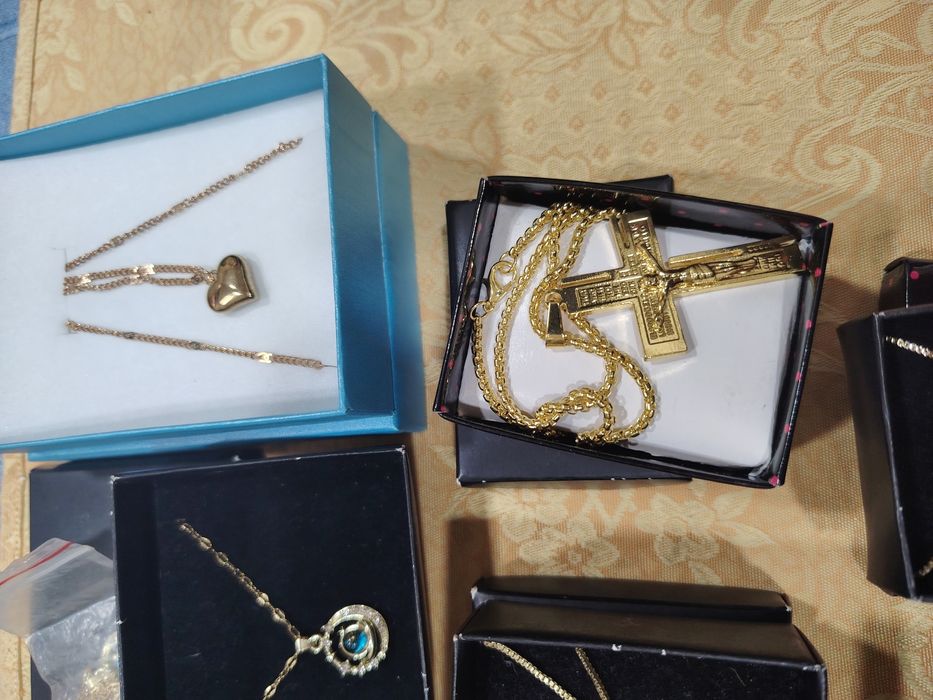 15€ a unidade Novo banho ouro 24k, entrego em Rio tinto ou envio CTT