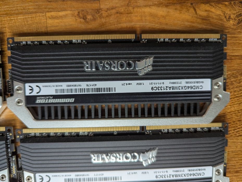 Corsair dominator platinum DDR3 8x8gb 2133 MHz