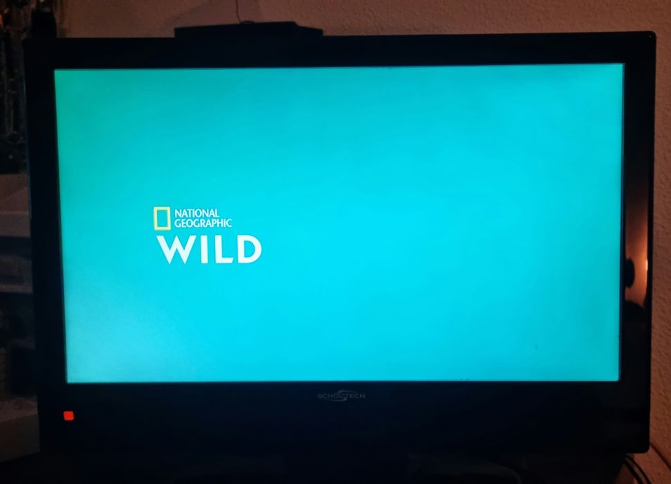 Smart Tv SconTech pequena, óptima qualidade de som e imagem