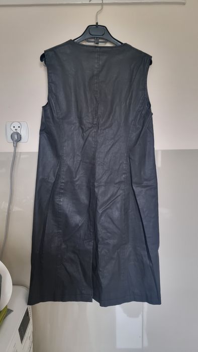 Długa Czarna Kamizelka Simple – Woskowany Materiał – Rozmiar 36 S