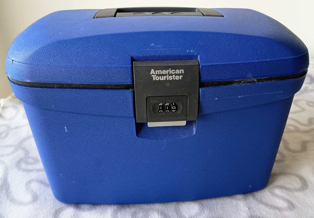 Necessaire rígido de senhora, azulão.