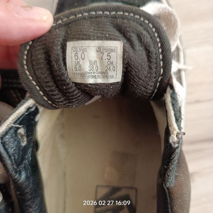 Buty sportowe unisex rozmiar 38 marki Vans