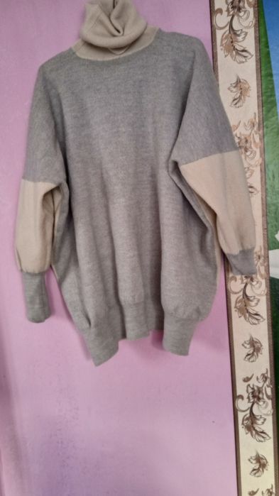 Продам женскую кофту