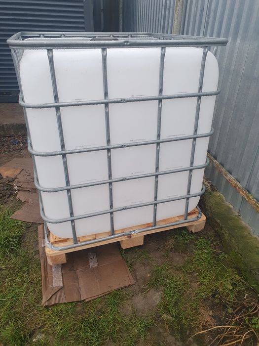 Єврокуб на палеті в обрешідці від ADblue