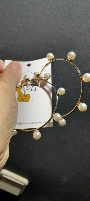 Argolas redondas com perolas