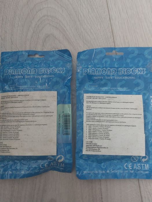 Vendo dois conjuntos de Diamond Blocks da LOLZ, novos e ainda embalados.
