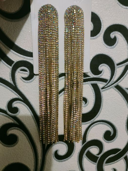 Серьги (шикарная бижутерия)