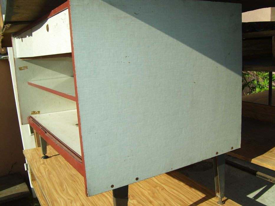 lada z PRL-u, dwie szuflady