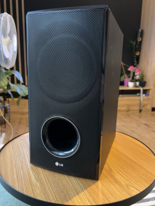 Subwoofer LG pasywny SH95T2-W