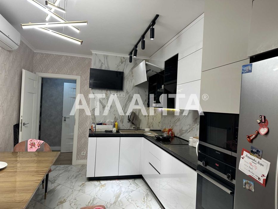 3 кімнатна квартира з євроремонтом у новому будинку