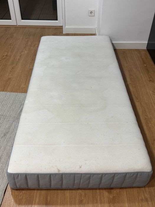 Colchão Ikea 2,00 x 0,90 zerado, precisa higienizar