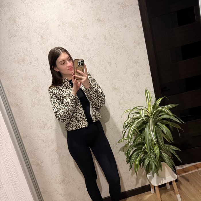 Жіночий одяг .Джинси ZARA.Sinsay.Bershka.