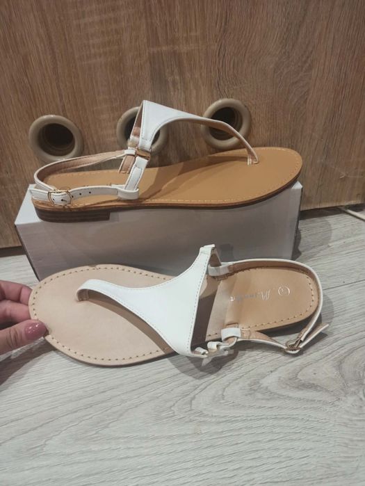 Białe sandały,japonki,lekkie,wygodne, wyprofilowane roz.41 Styl i szyk