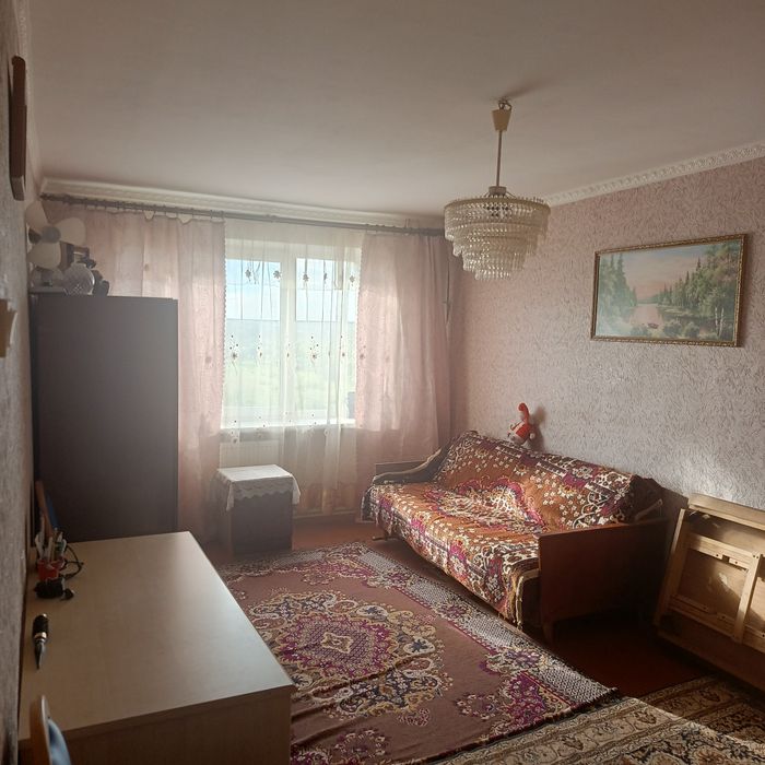 Продається в центрі міста 4х кімнатна квартира.