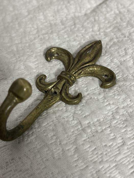 Cabide dourado antigo