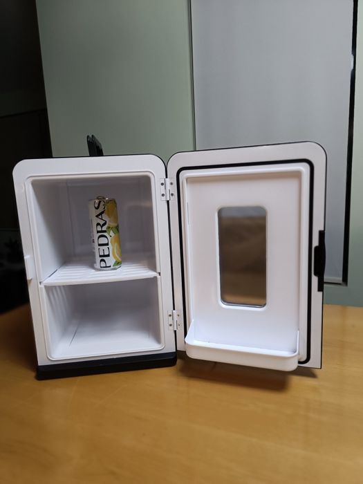 Mini Frigorífico 15L preto