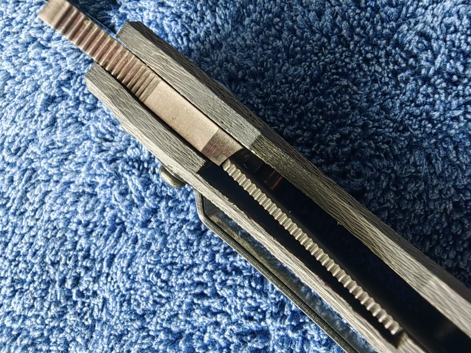 Spyderco Military BG-42 Carbon Fiber Sprint Run Stan Kolekcjonerski