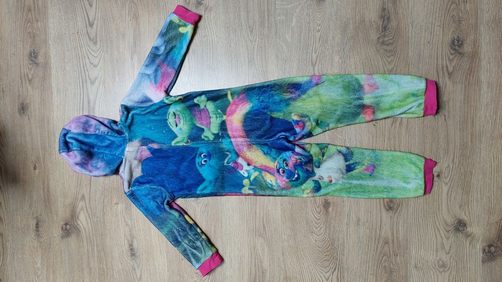 kombinezon do spania 116/122 Trolle