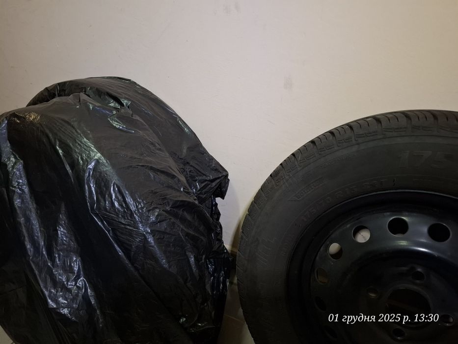 Резина з дисками