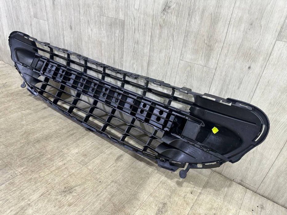 Бампер передний Решетка средняя Peugeot 207 ( 2006 - 2009 г. ) Решітка