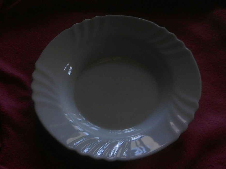 Plate .                          .446929006441932800