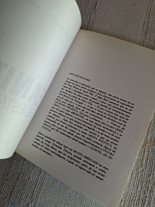 Livro de caricaturas de Augusto Cid sobre Ramalho Eanes