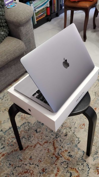 Macbook PRO M1 13" 2020 16GB 256GB Touch Cinza Sideral