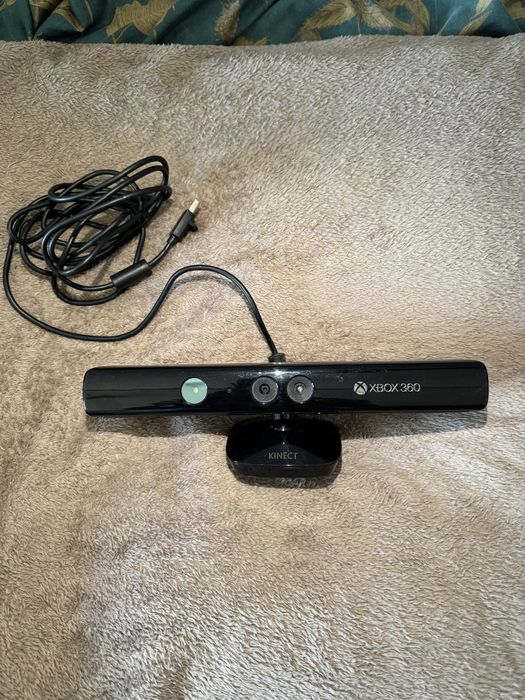 Xbox 360 S + dwa pady + kinect + gry