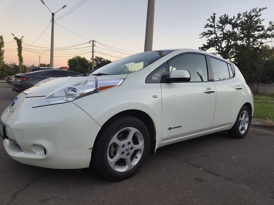 Nissan leaf в хорошем состоянии