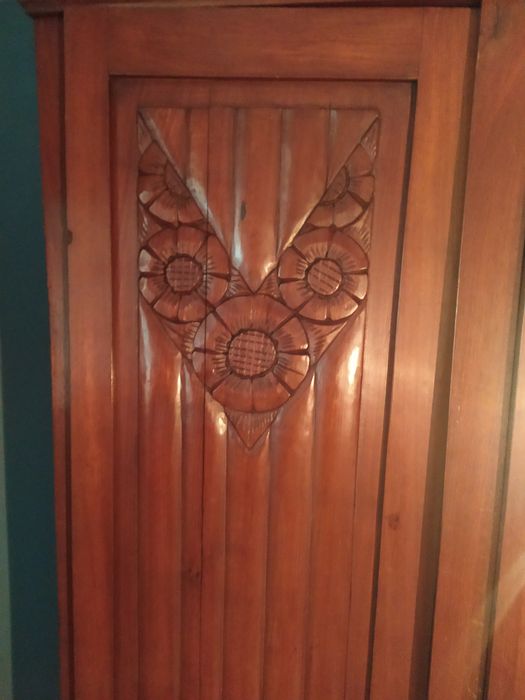 Armário Guarda-roupa em madeira