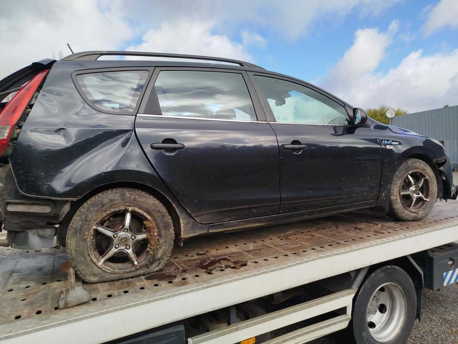 Para peças Hyundai I30 SW 1.6 CRDI ano 2010