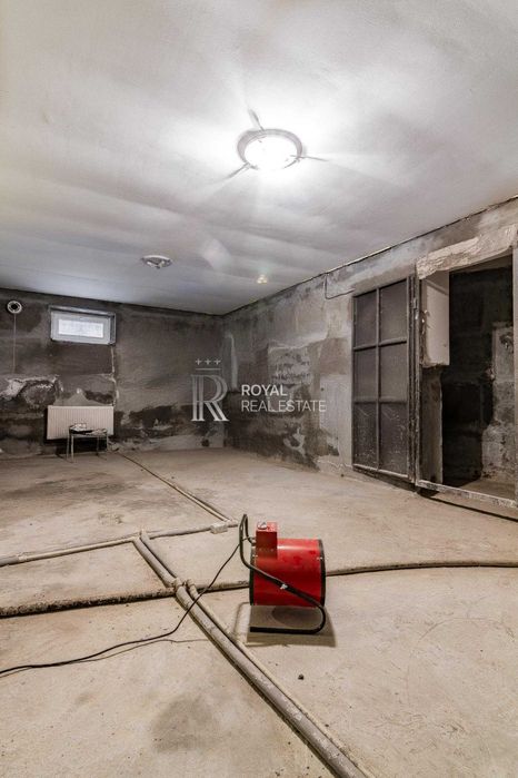 Продаж Будинок Київ Деснянський район вул. Тодося Осмачки 305 м² 5 кімнат Басейн Генератор Камін Тераса Гараж Автономність