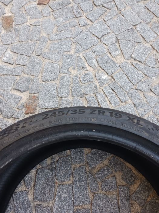 Vendo pneus semi-novos 245/35/19 Continental