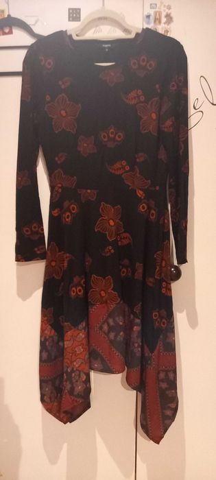 Vestido preto e vermelho, assimétrico - M - Desigual