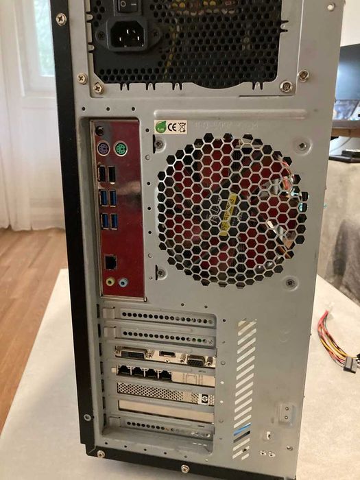 NAS сервер на 10 дисків