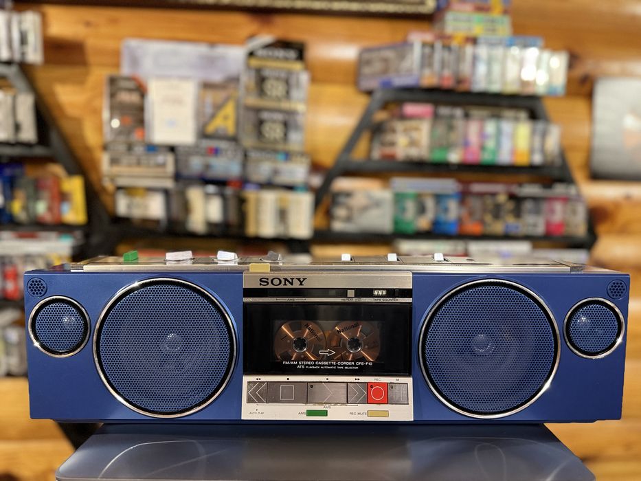 Продам магнитолу Sony CFS-F10