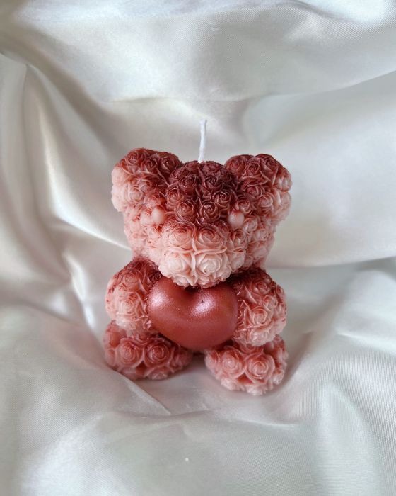 Vela Urso - Purplish Red