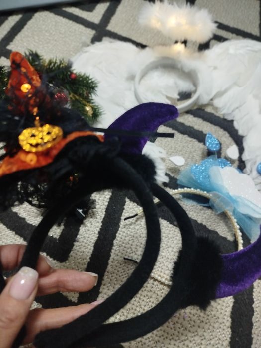 Обідки ялинка,ангел(крила і німб),відьма,чорт,крапелька,хмаринка,киця