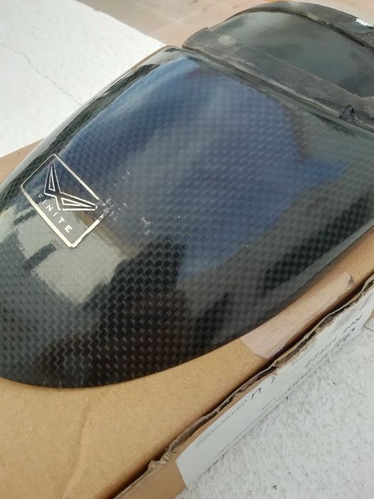 Triumph street triple/Daytona / Guarda lamas em carbono