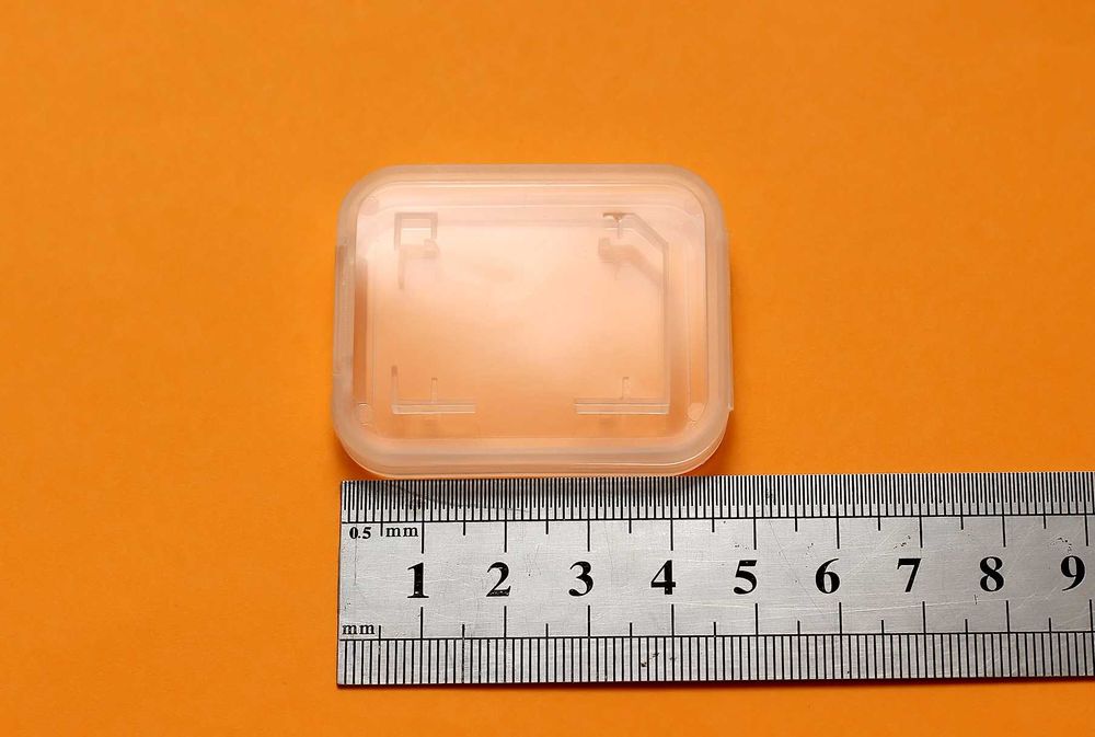 Пластиковий кейс коробка для зберігання MicroSD карт пам'яті