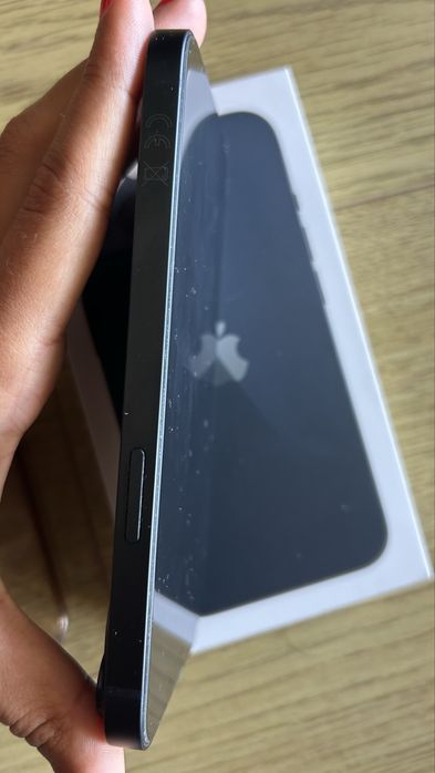Iphone 13 128gb com capa, caixa, fones, carregador