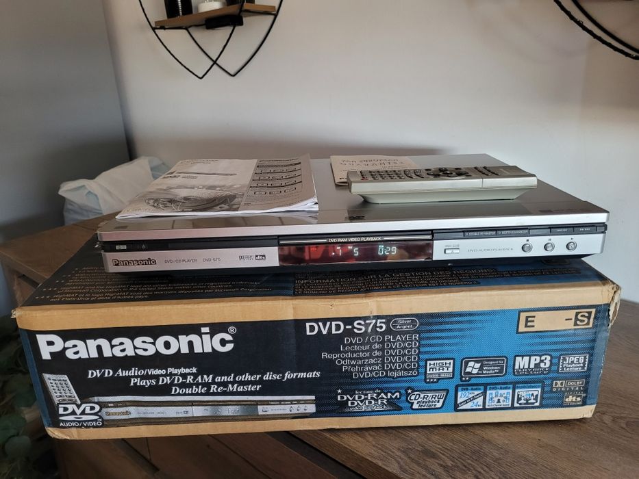 Panasonic S 75 - Odtwarzacz CD DVD DVD-audio + pilot .