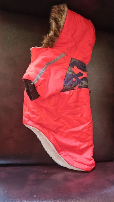 Продам новую зимнюю куртку для собак