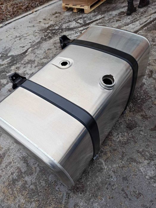 Паливний бак алюмінієвий Man 630л (700х700х1300) ман/даф/івеко новий