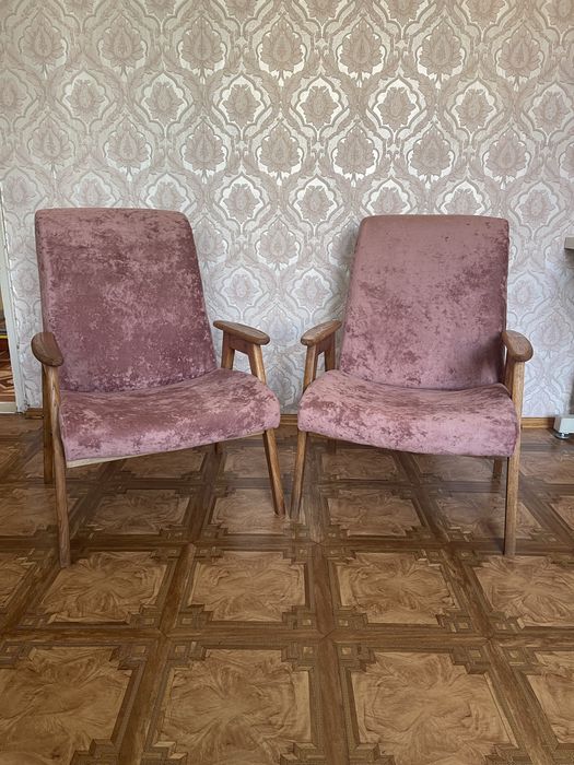 Крісла вінтажні, відреставровані.