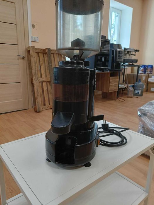 Кавомолка, гриндер Gino Rossi бункерний