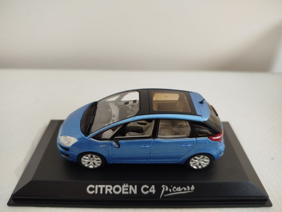 New BMW Series 1 Miniature Model 1:43