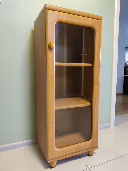 Witrynka BRW dobry stan. Wys 108cm, szer 45cm, gł 35cm