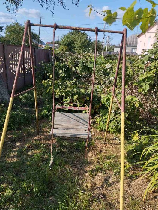 Продам   качелю.